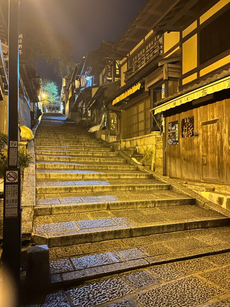 石畳　坂道　街並み