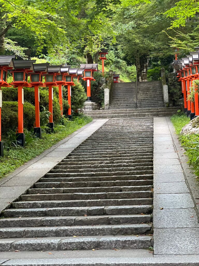 京都の静かな路地と町家の風景